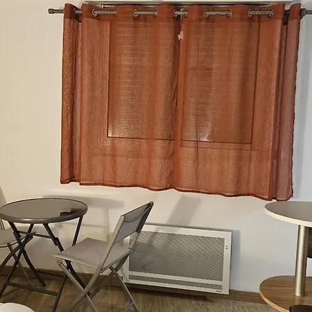 Near The Center מונפלייה