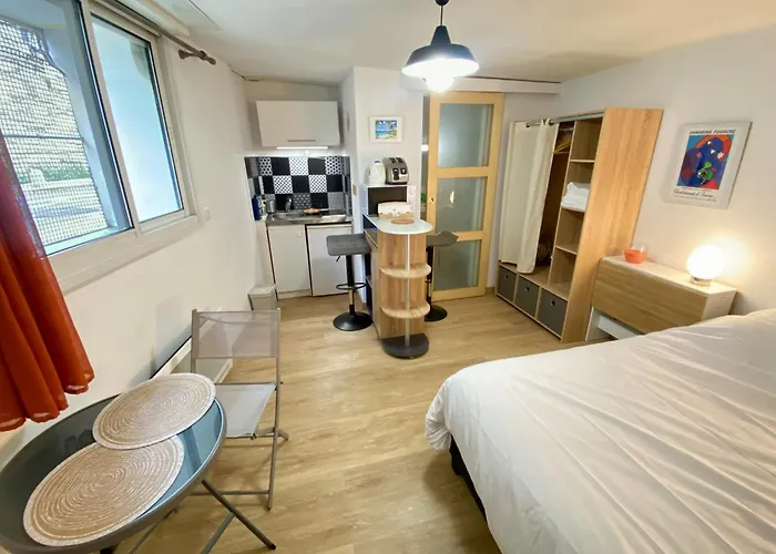 Near The Center Montpellier